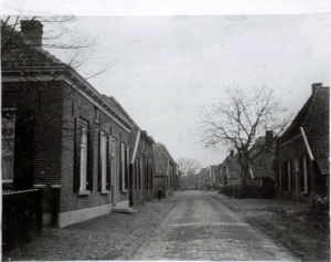 F5805 Het Hoge, circa 1900, l. pand van Hondeveld, nu H. Vaags